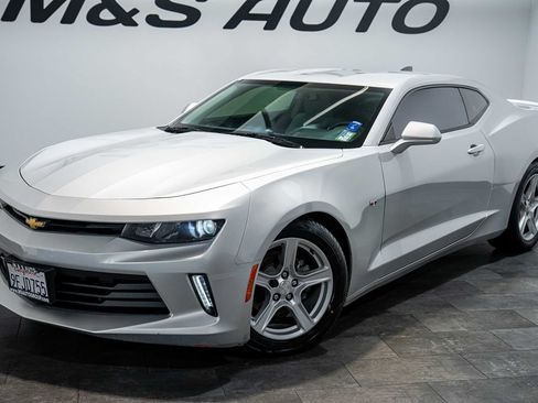Used 2016 Chevrolet Camaro LT RWD image 2