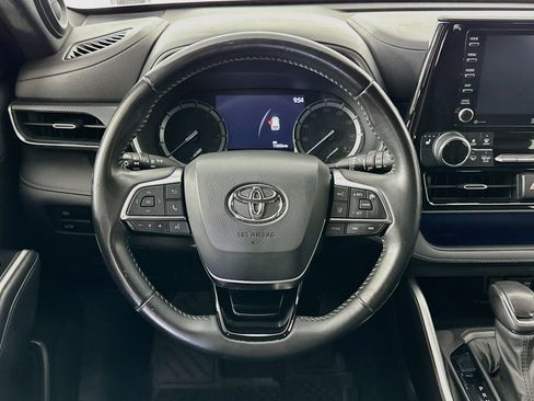 Used 2021 Toyota Highlander XSE AWD/4WD image 18