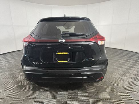 Used 2025 Nissan Kicks Play S FWD image 3
