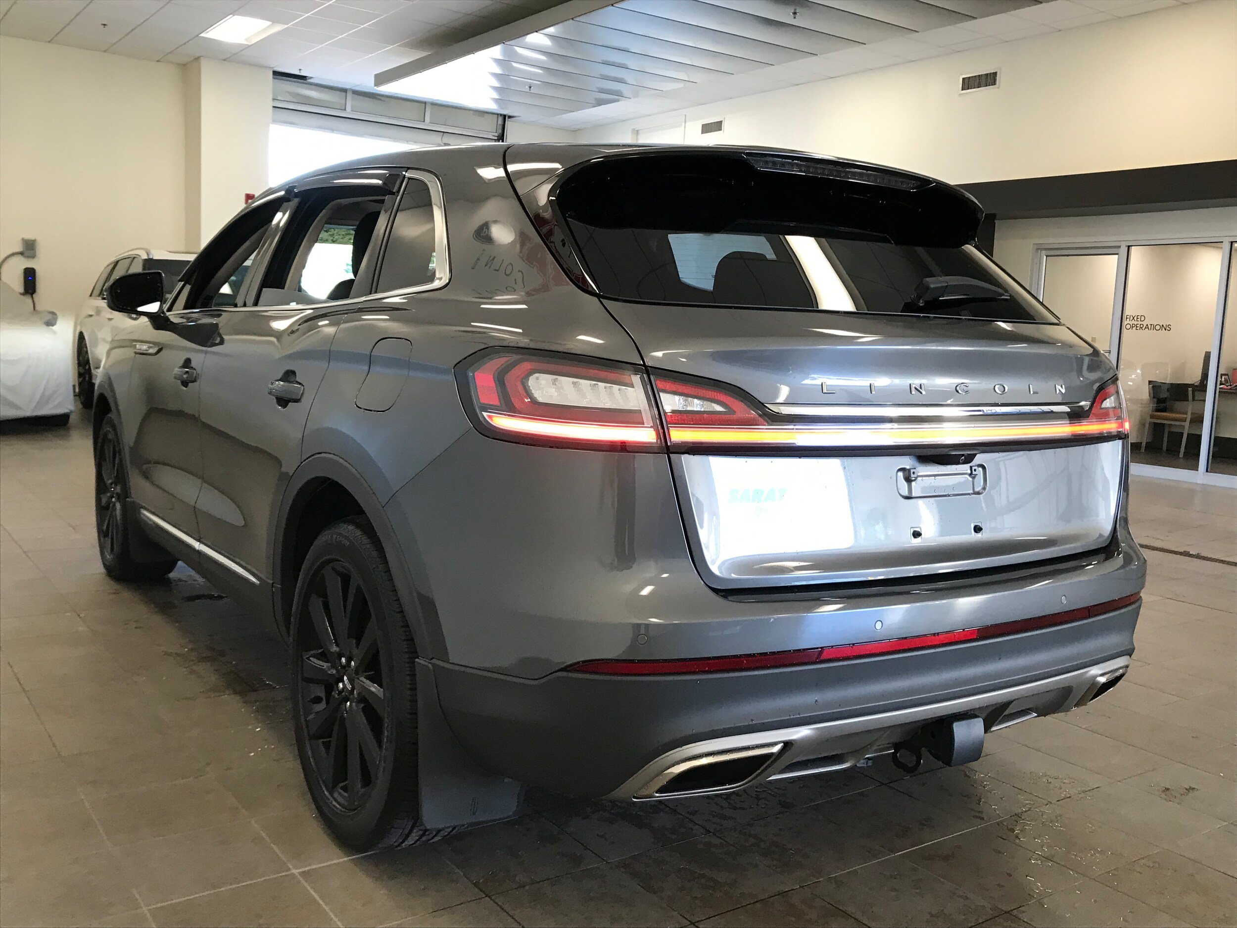 Used 2023 Lincoln Nautilus Reserve w/ Monochromatic Package AWD/4WD image 5