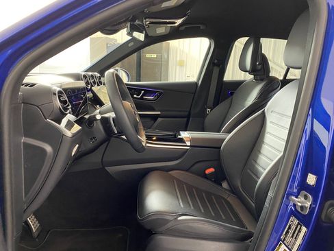 Certified 2025 Mercedes-Benz GLC 300 4MATIC image 4