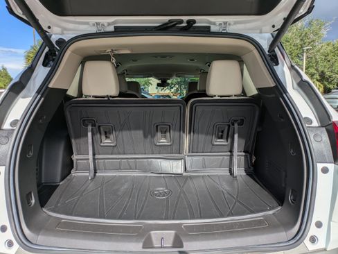 Used 2021 Buick Enclave Essence FWD image 12
