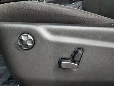 Certified 2023 Dodge Durango GT image 11