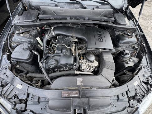 Used 2011 BMW 335i Convertible image 20