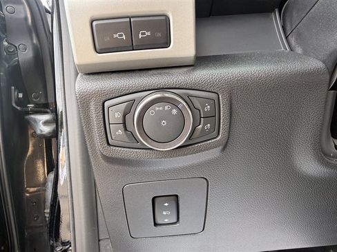 Used 2017 Ford F150 Lariat AWD/4WD image 16