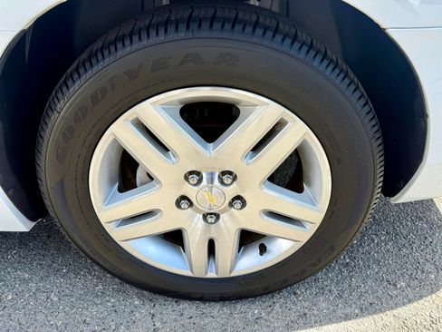 Used 2014 Chevrolet Impala LT w/ LT Sunroof Package image 10