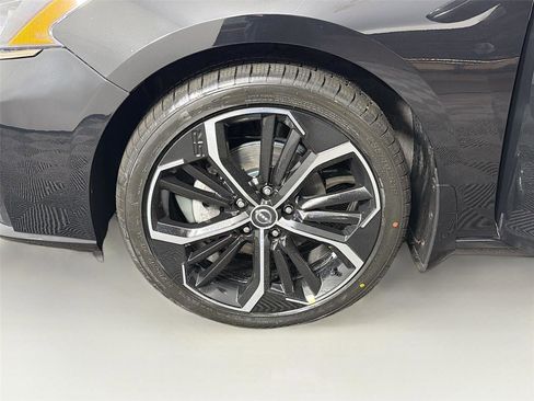 Used 2023 Nissan Altima 2.5 SR w/ SR Premium Package AWD/4WD image 31