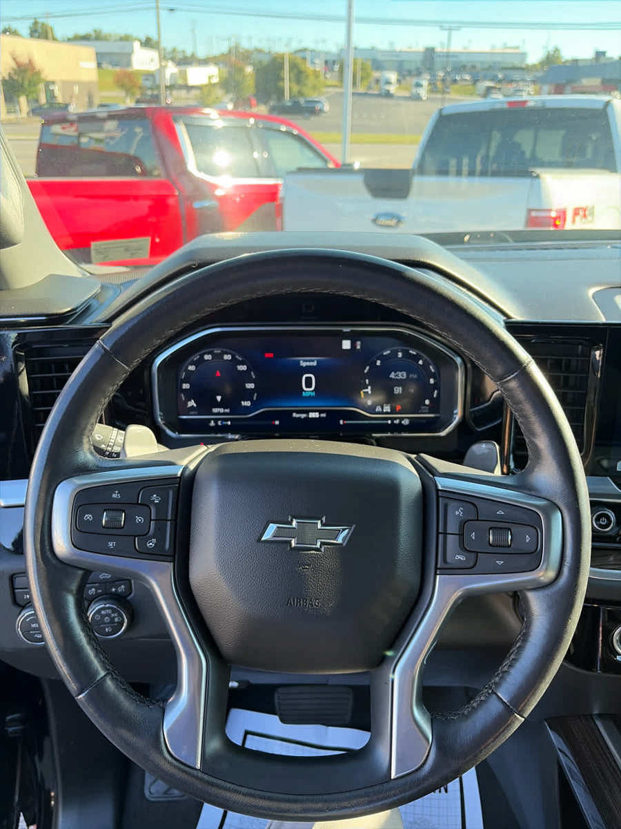 Used 2022 Chevrolet Silverado 1500 RST AWD/4WD image 21