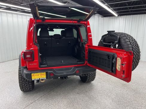 Used 2025 Jeep Wrangler Unlimited Rubicon 392 AWD/4WD image 9