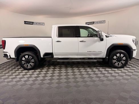 Used 2024 GMC Sierra 2500 Denali AWD/4WD image 7