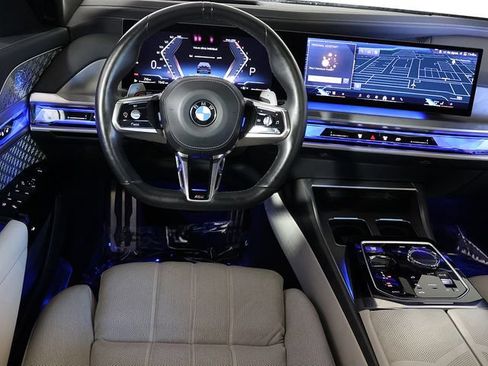 Used 2023 BMW 760i xDrive AWD/4WD image 3