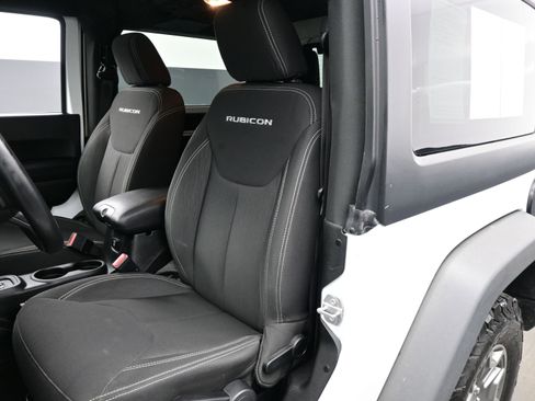 Used 2018 Jeep Wrangler Rubicon w/ Power Convenience Group image 10