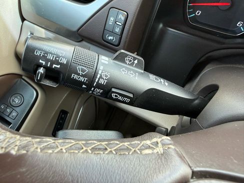 Used 2015 Chevrolet Tahoe LT w/ Luxury Package image 27