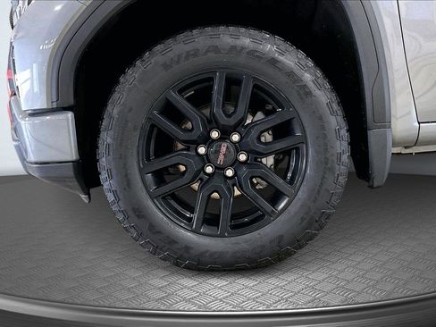 Used 2024 GMC Sierra 1500 Elevation image 11