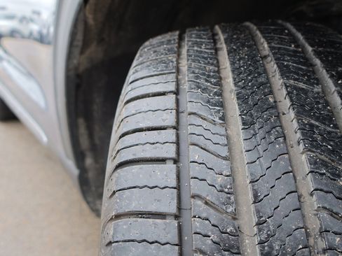 Certified 2021 Ford Explorer Limited w/ Hybrid Equipment Group 310A image 12