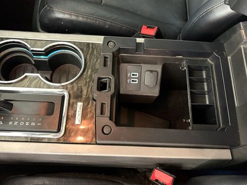 Used 2016 Ford Expedition Limited RWD image 32