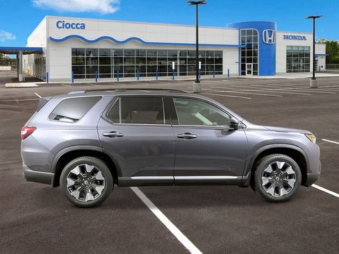 New 2026 Honda Pilot Touring image 6