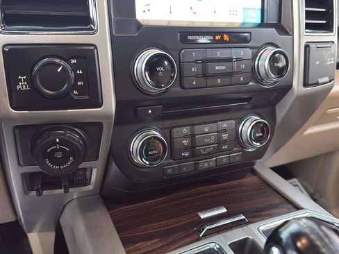 Used 2017 Ford F150 Lariat w/ Equipment Group 502A Luxury image 10