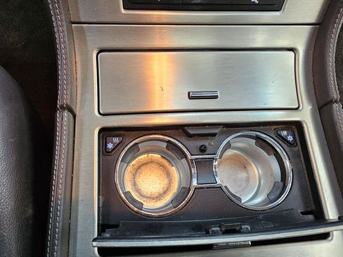 Used 2013 Cadillac Escalade ESV Platinum RWD image 36