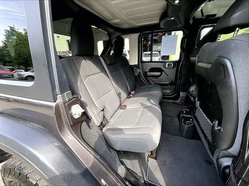 Used 2024 Jeep Wrangler Unlimited Rubicon AWD/4WD image 22