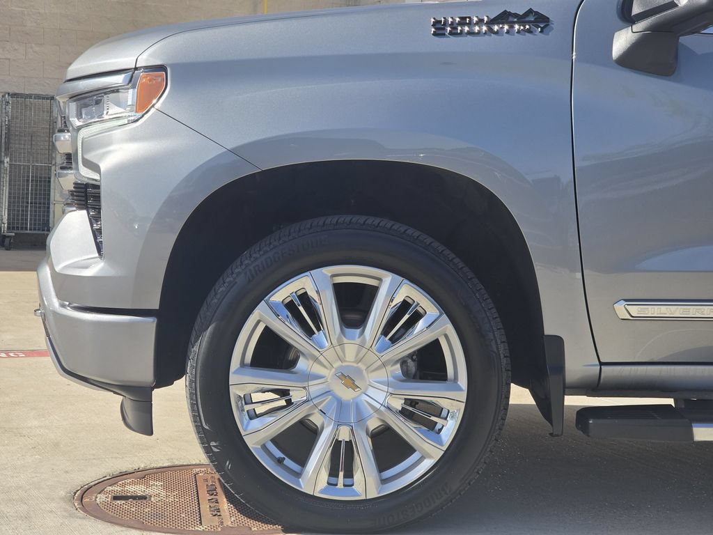 Used 2023 Chevrolet Silverado 1500 High Country w/ High Country Premium Package AWD/4WD image 7