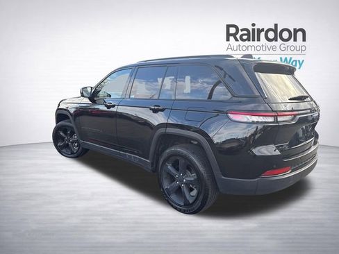 Used 2023 Jeep Grand Cherokee Altitude image 40