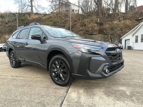Used 2023 Subaru Outback Onyx Edition image 2