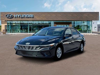 New 2026 Hyundai Elantra SE