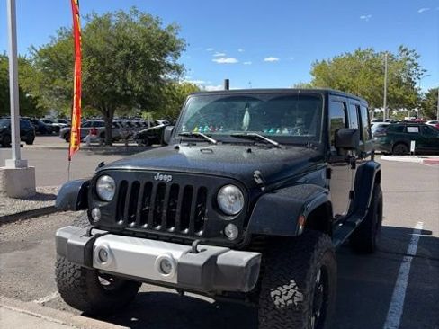 Used 2015 Jeep Wrangler Unlimited Sahara w/ Connectivity Group AWD/4WD image 3