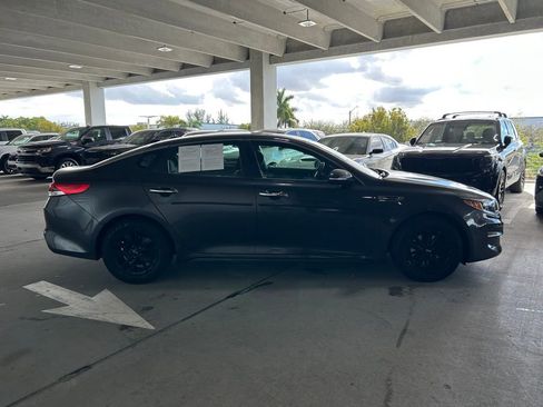 Used 2018 Kia Optima LX image 4