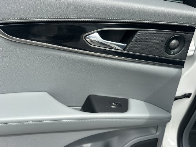 Certified 2022 Lincoln Nautilus Reserve FWD image 13