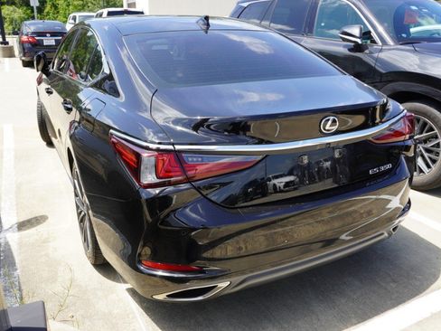 Used 2024 Lexus ES 350 w/ Premium Package FWD image 7