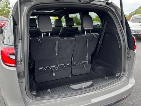 Used 2025 Chrysler Pacifica Limited FWD image 23