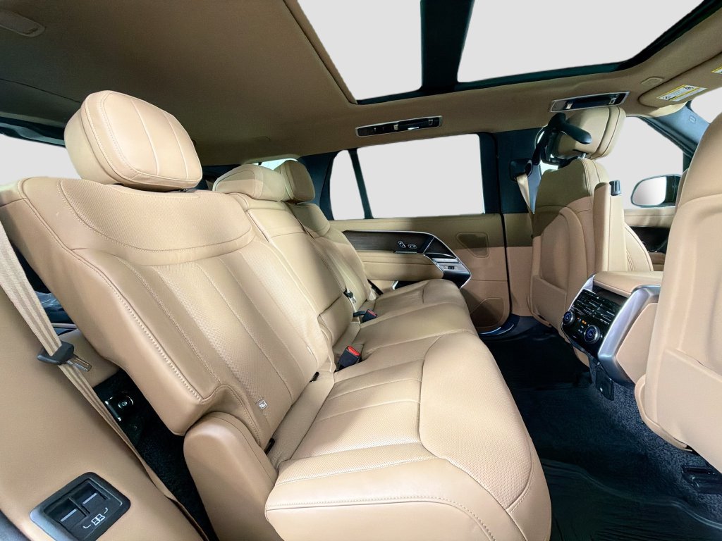New 2026 Land Rover Range Rover Long Wheelbase SE AWD/4WD image 29