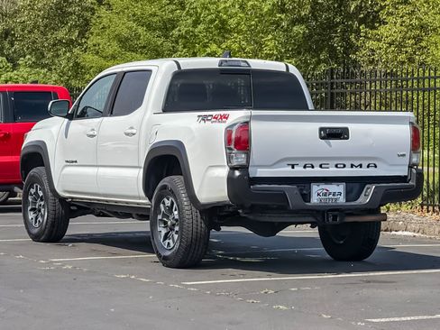 Used 2020 Toyota Tacoma TRD Off-Road w/ Technology Package AWD/4WD image 5