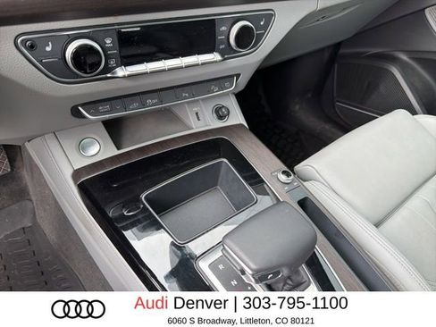 Used 2024 Audi Q5 e Premium Plus w/ Premium Plus Package AWD/4WD image 9