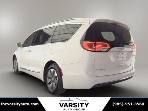 Used 2018 Chrysler Pacifica Limited w/ Advanced Safetytec Group FWD image 2