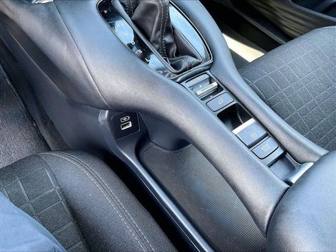 Used 2023 Honda HR-V LX image 26