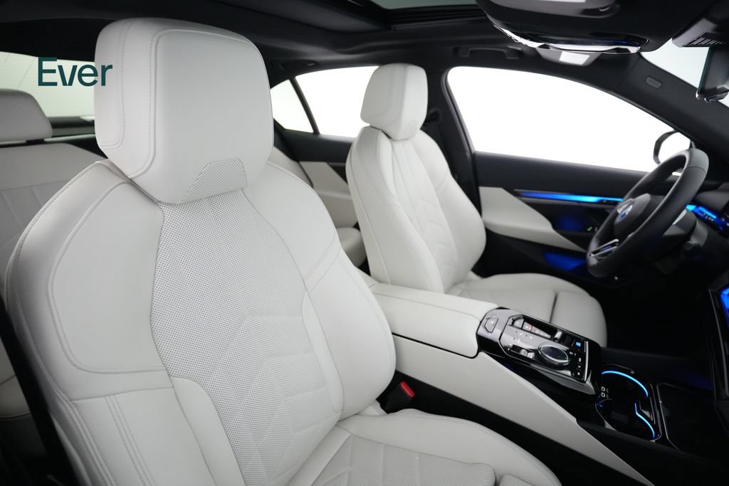 Used 2025 BMW i5 M60 w/ M Sport Package AWD/4WD image 23
