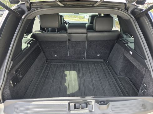 Used 2020 Land Rover Range Rover HSE image 18