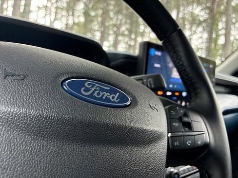 Used 2025 Ford Maverick XLT w/ XLT Luxury Package AWD/4WD image 30
