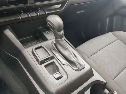 Used 2023 Chevrolet Colorado W/T image 20