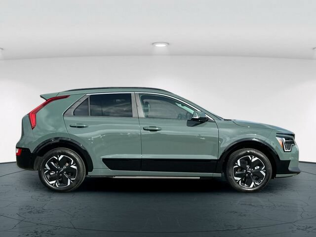 Used 2025 Kia Niro Wind FWD image 7