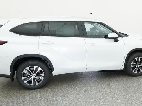New 2026 Toyota Highlander XLE AWD/4WD image 15