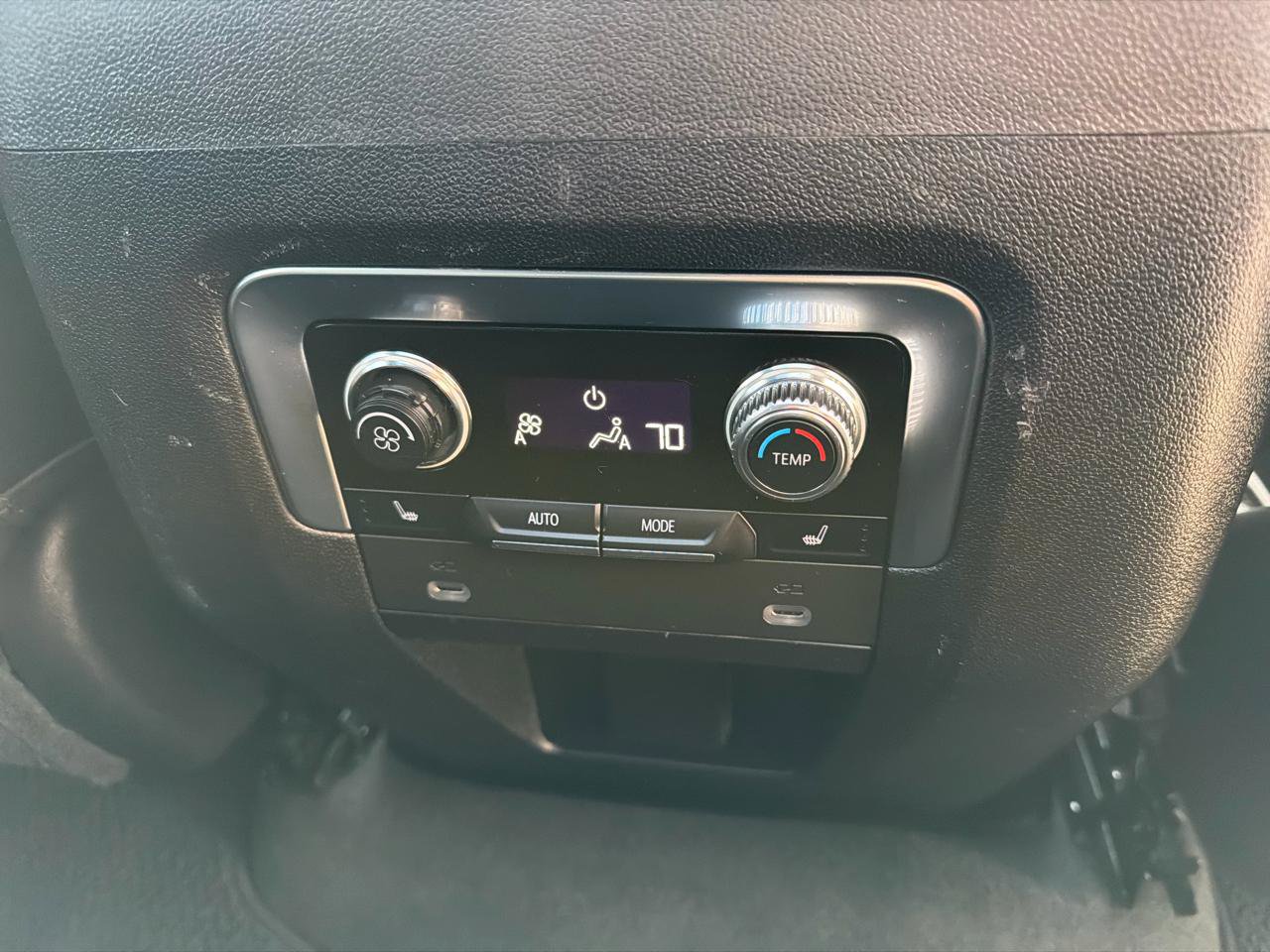 Used 2021 GMC Yukon Denali AWD/4WD image 14