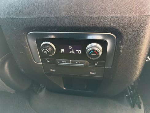 Used 2021 GMC Yukon Denali AWD/4WD image 14