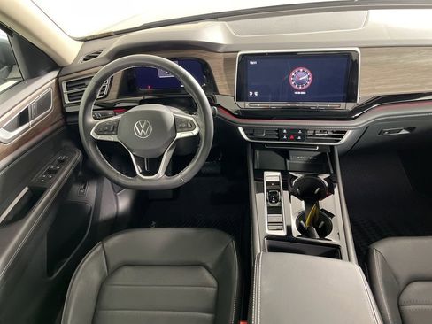 Used 2024 Volkswagen Atlas SEL image 5