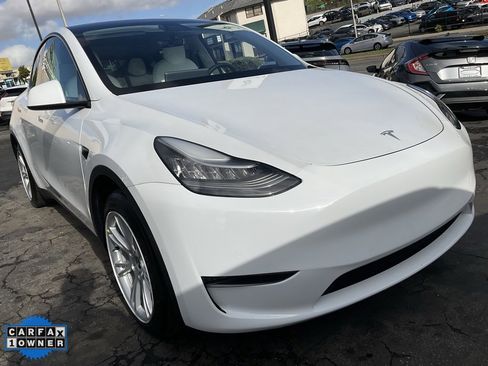 Used 2021 Tesla Model Y Long Range image 72