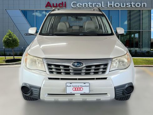 Used 2011 Subaru Forester 2.5X Premium image 5