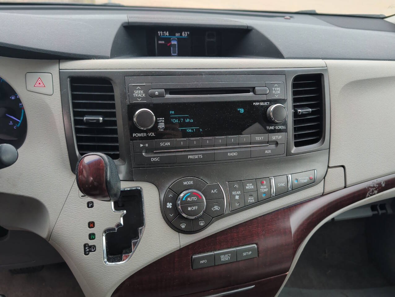 Used 2011 Toyota Sienna XLE w/ Entertainment Pkg FWD image 34